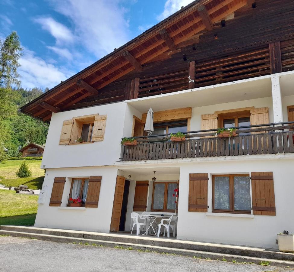 Les Granges 2 Chambres Et Terrasse Au Soleil La Clusaz Exterior foto